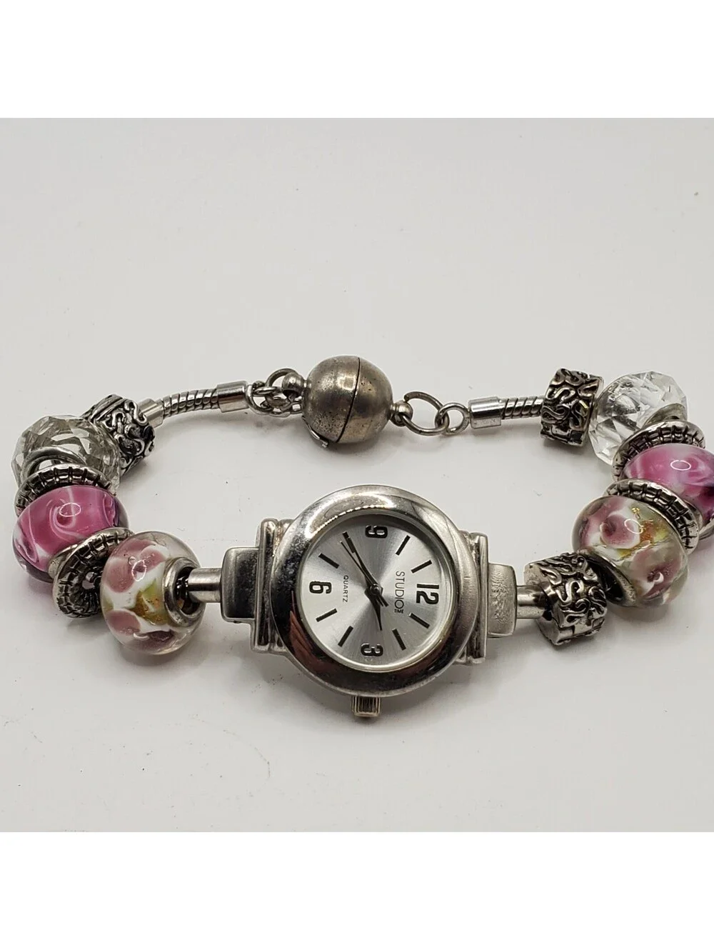 Studio Beaded Magnetic Band Womens Watch 27mm Silver Tone New Battery